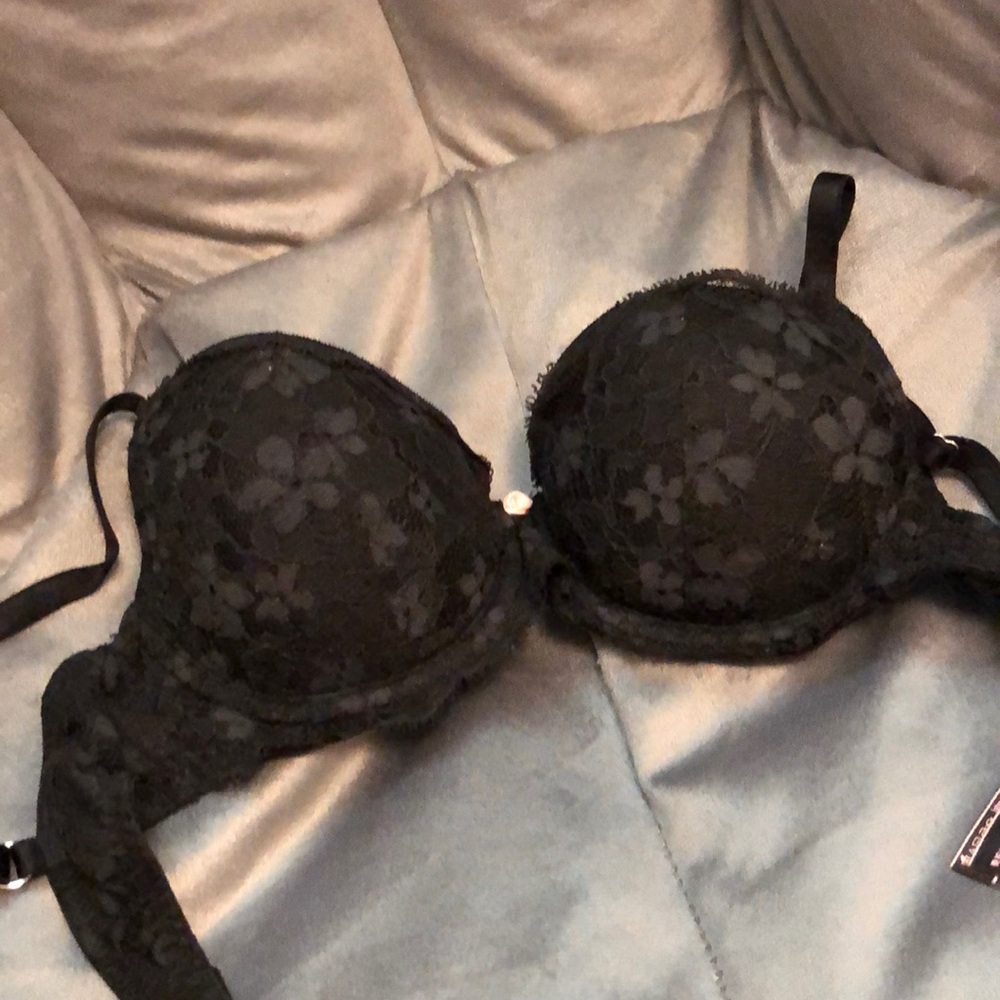 VS Dream Angels Black lacy bra 30D